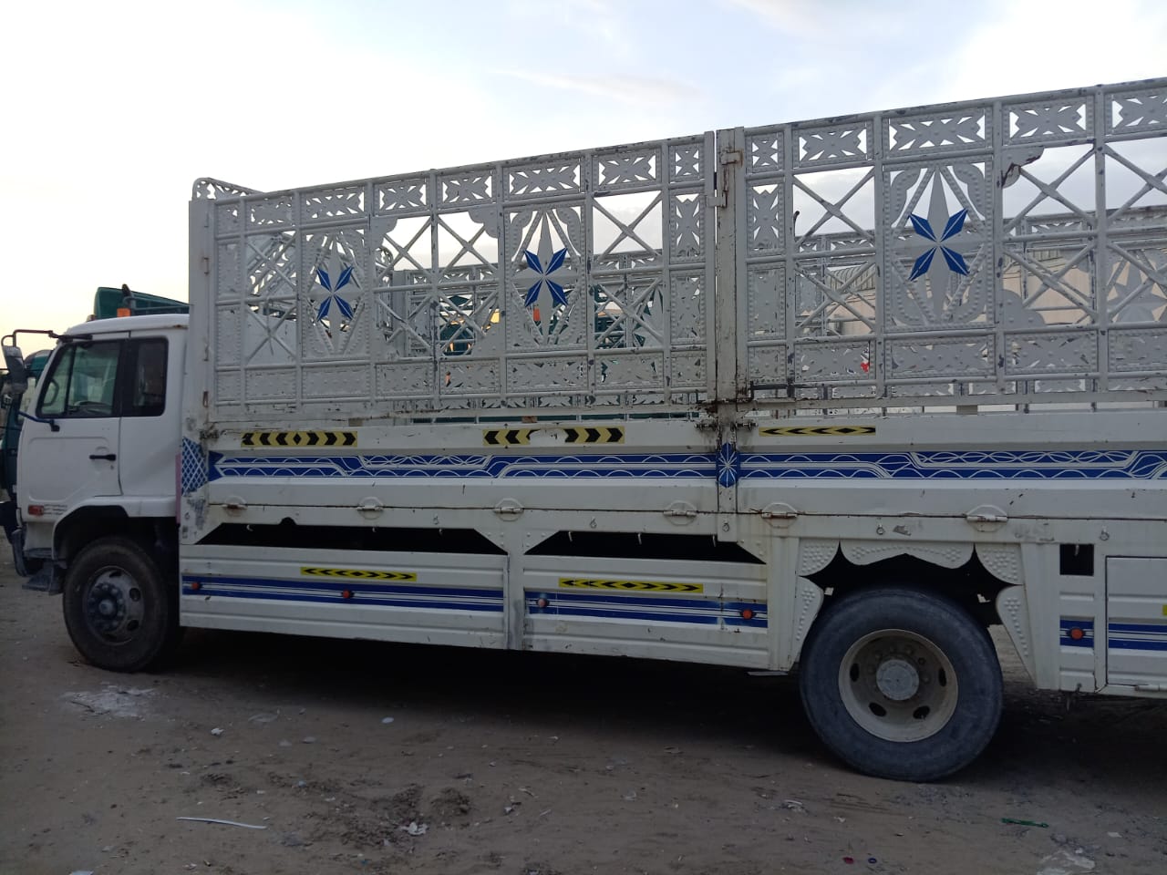 10 ton pickup for rent in dubai