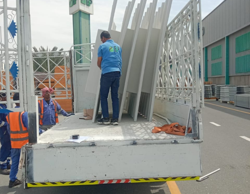 3 ton pickup for rent services in dubai